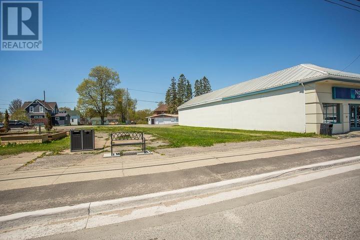 182 & 184 Main St, Thessalon, ON