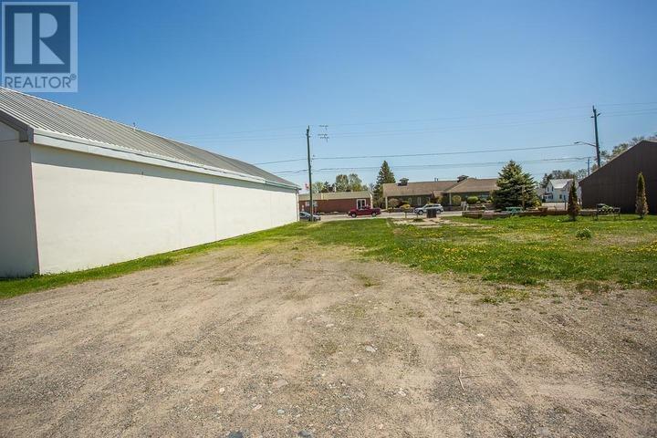 182 & 184 Main St, Thessalon, ON