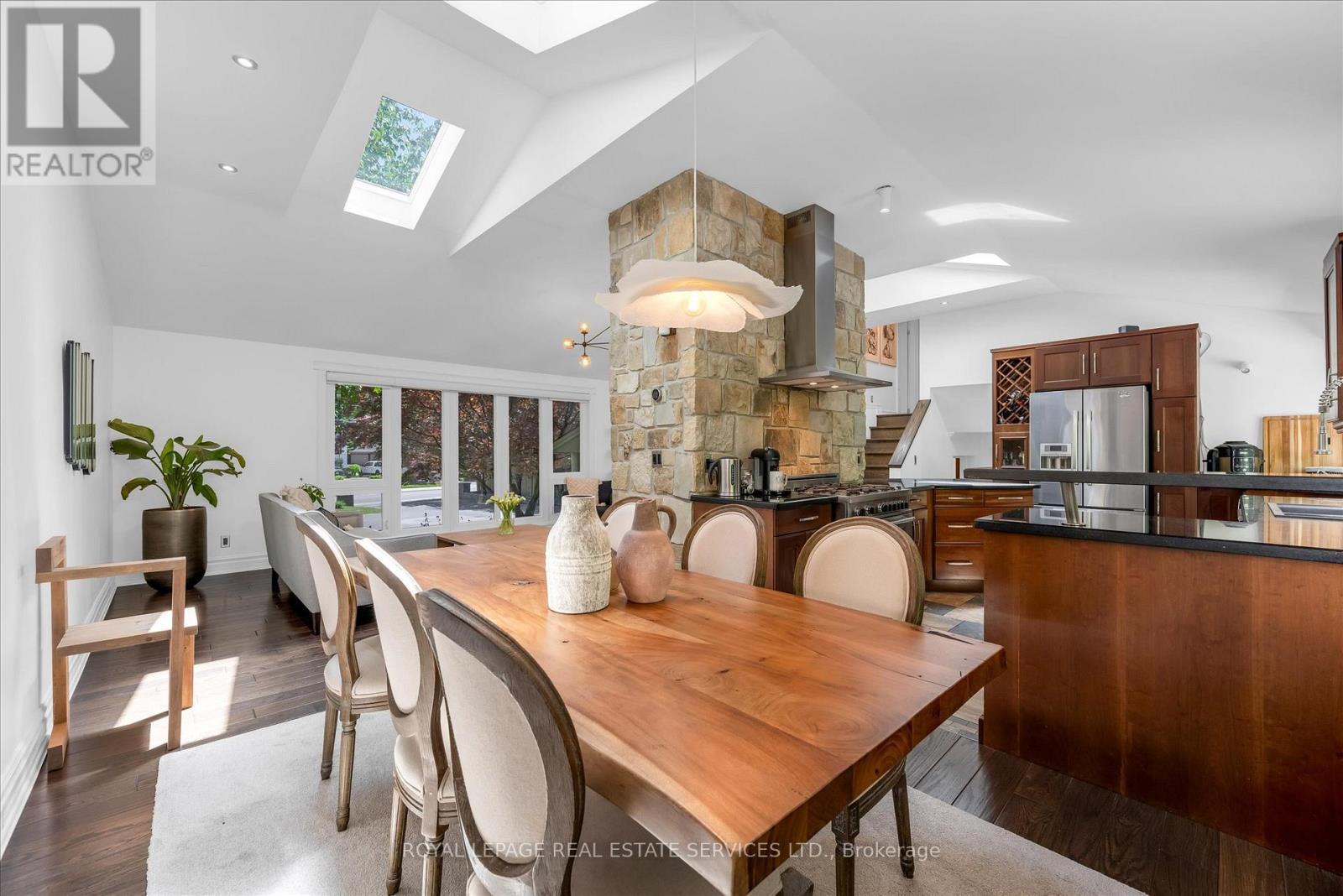 4163 Lakeshore Road, Burlington, ON - Indoor Photo Showing Dining Room