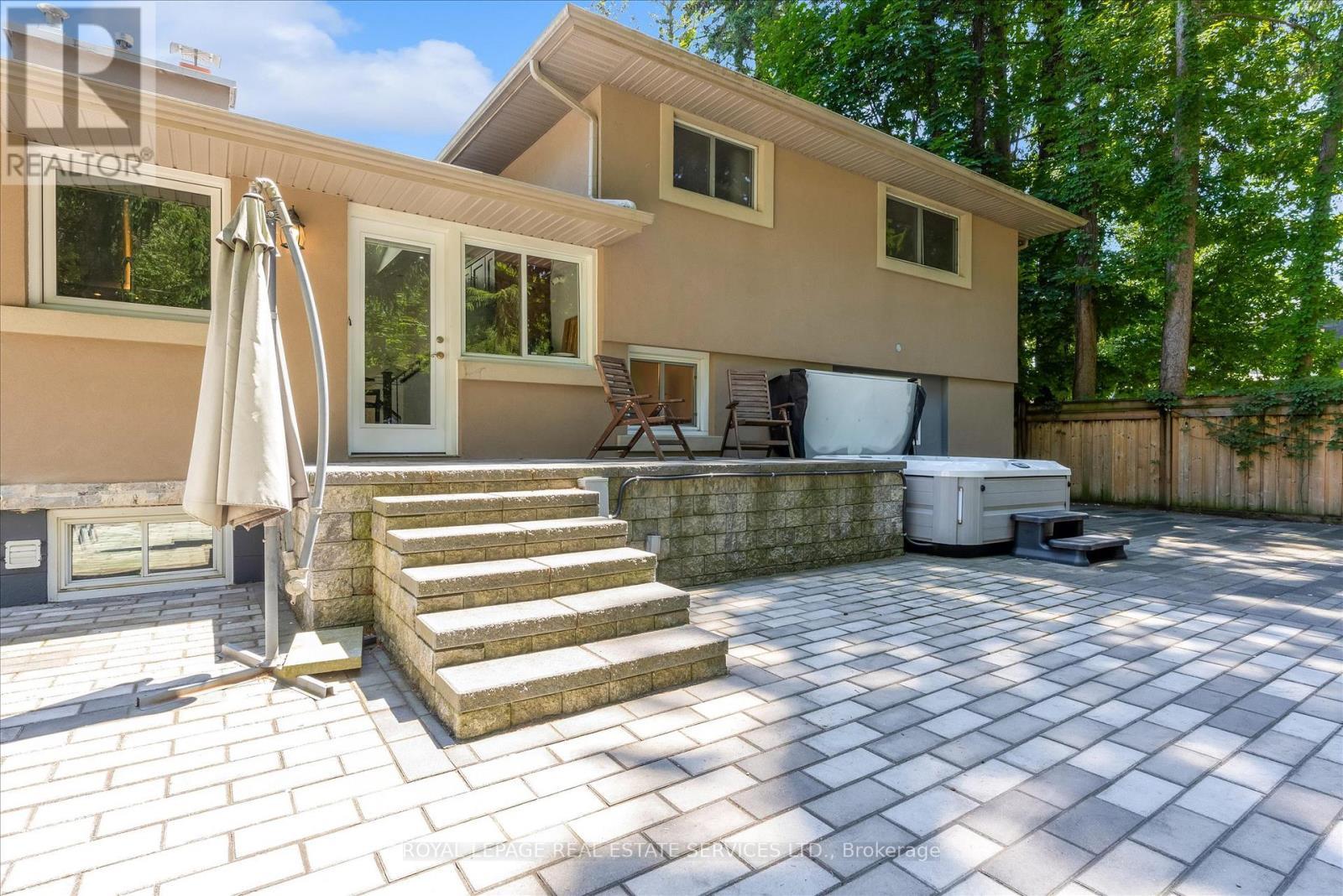 4163 Lakeshore Road, Burlington, ON - Outdoor