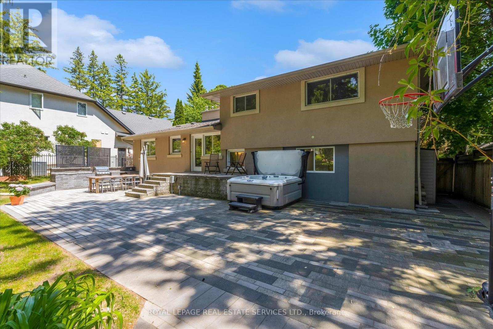 4163 Lakeshore Road, Burlington, ON - Outdoor