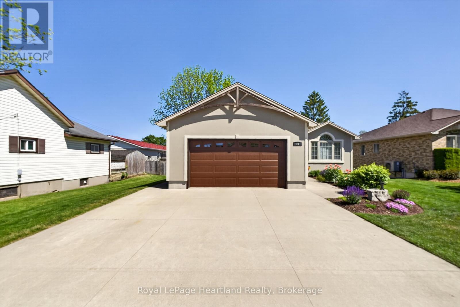 86 Huron Street W, South Huron (Exeter), ON - Outdoor