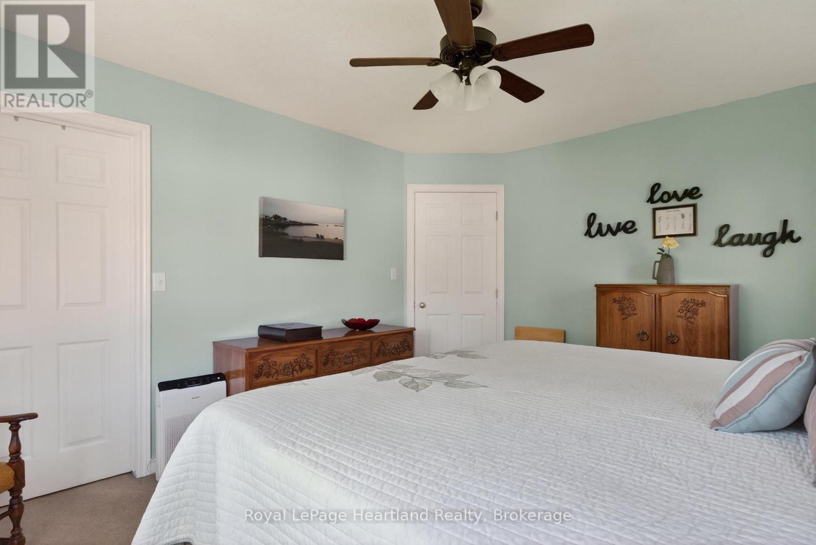86 Huron Street W, South Huron (Exeter), ON - Indoor Photo Showing Bedroom