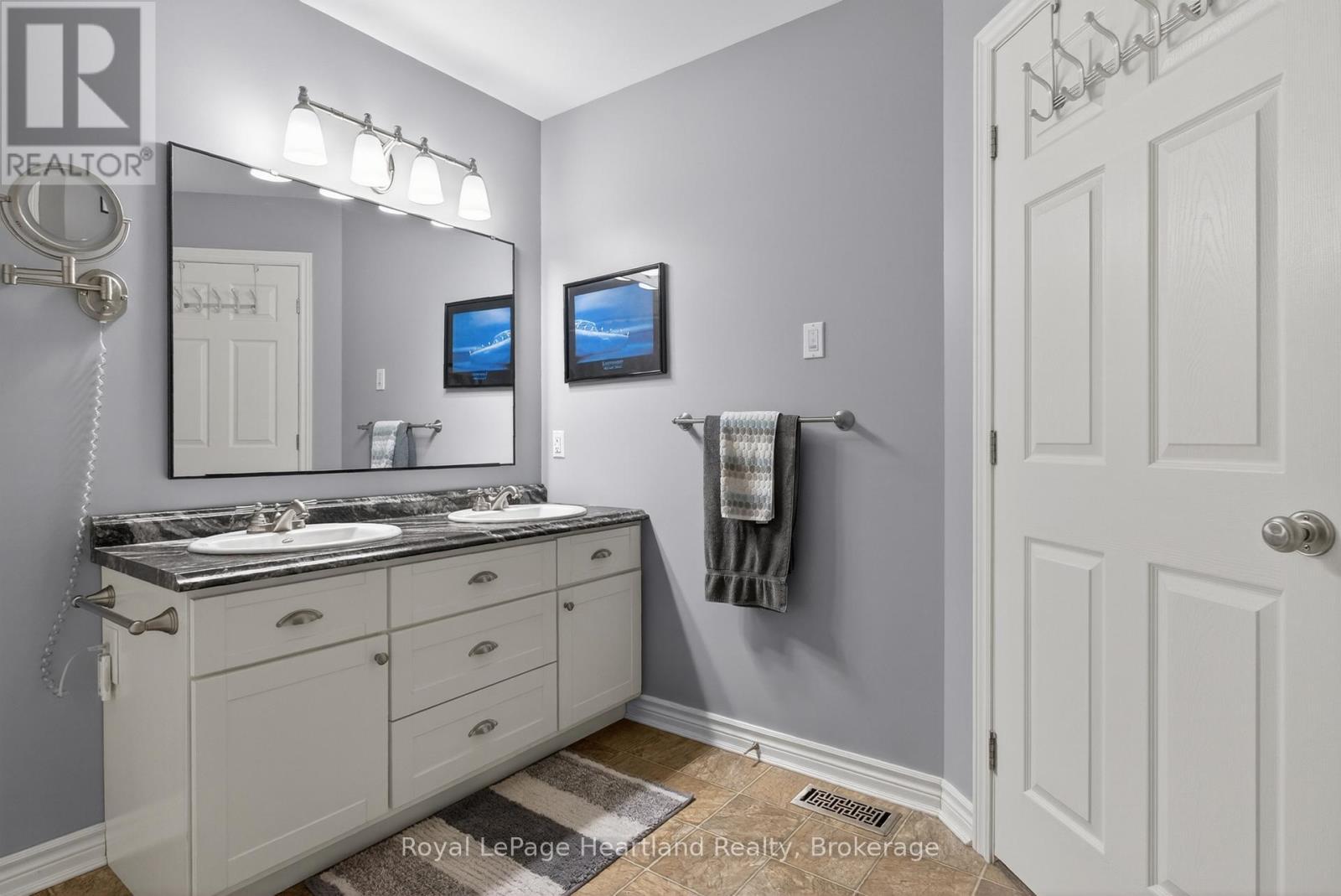 86 Huron Street W, South Huron (Exeter), ON - Indoor Photo Showing Other Room