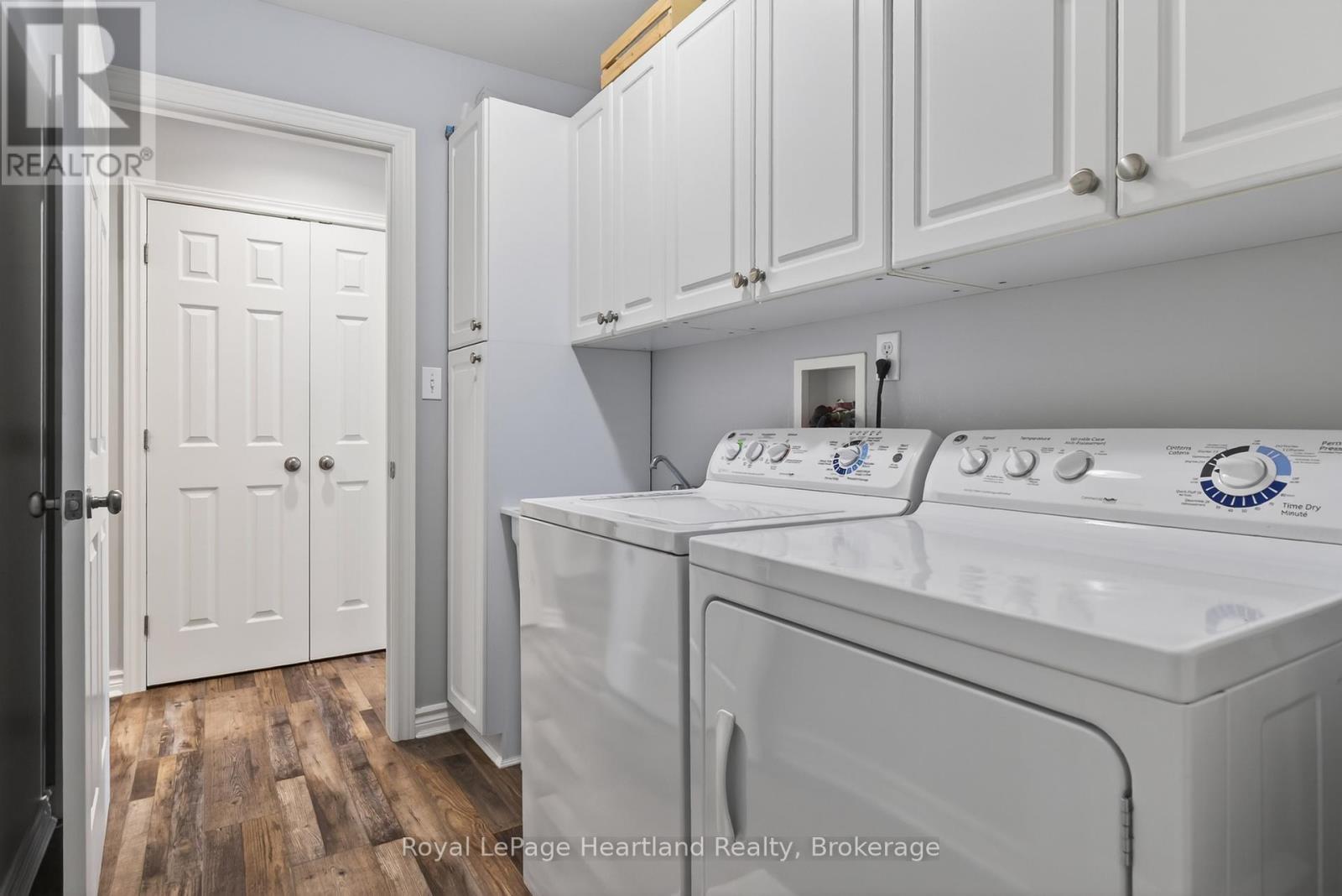 86 Huron Street W, South Huron (Exeter), ON - Indoor Photo Showing Laundry Room
