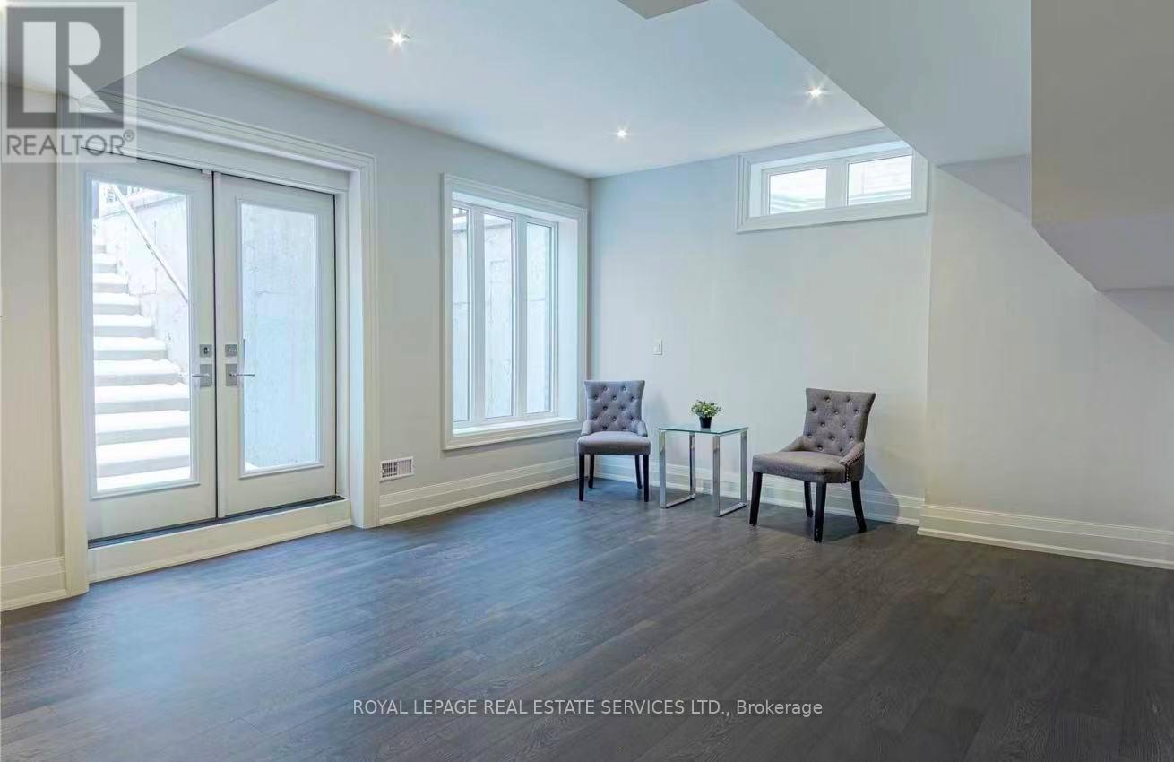 584 Weynway Court, Oakville, ON - Indoor Photo Showing Other Room