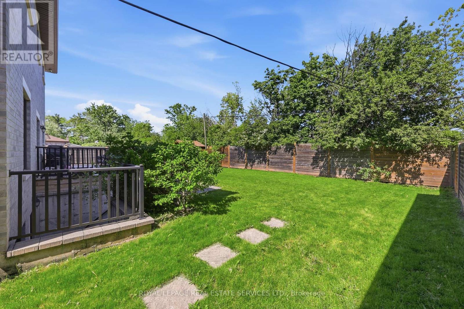 584 Weynway Court, Oakville, ON - Outdoor