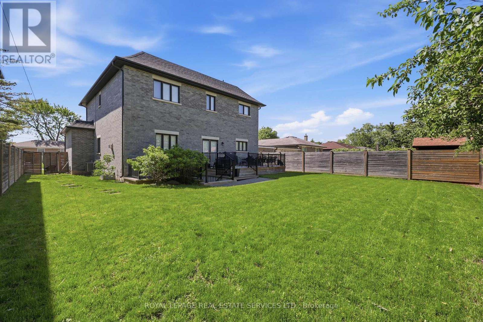 584 Weynway Court, Oakville, ON - Outdoor