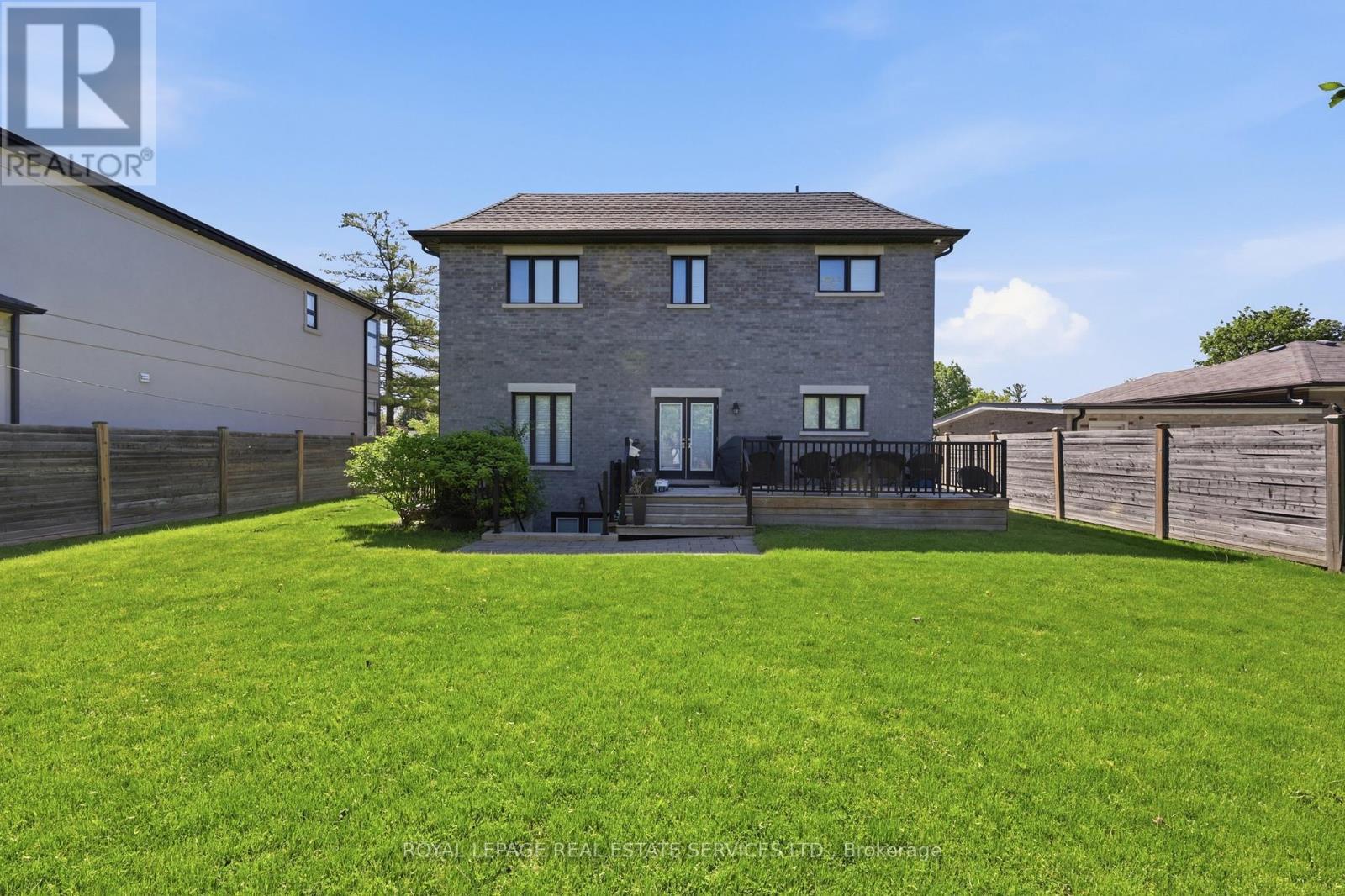584 Weynway Court, Oakville, ON - Outdoor