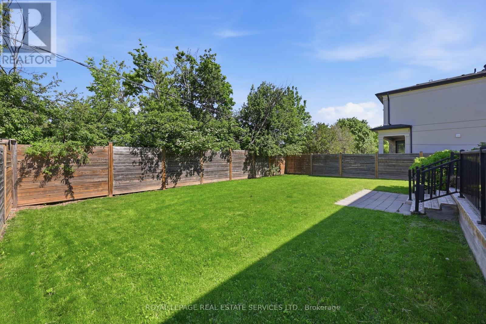 584 Weynway Court, Oakville, ON - Outdoor