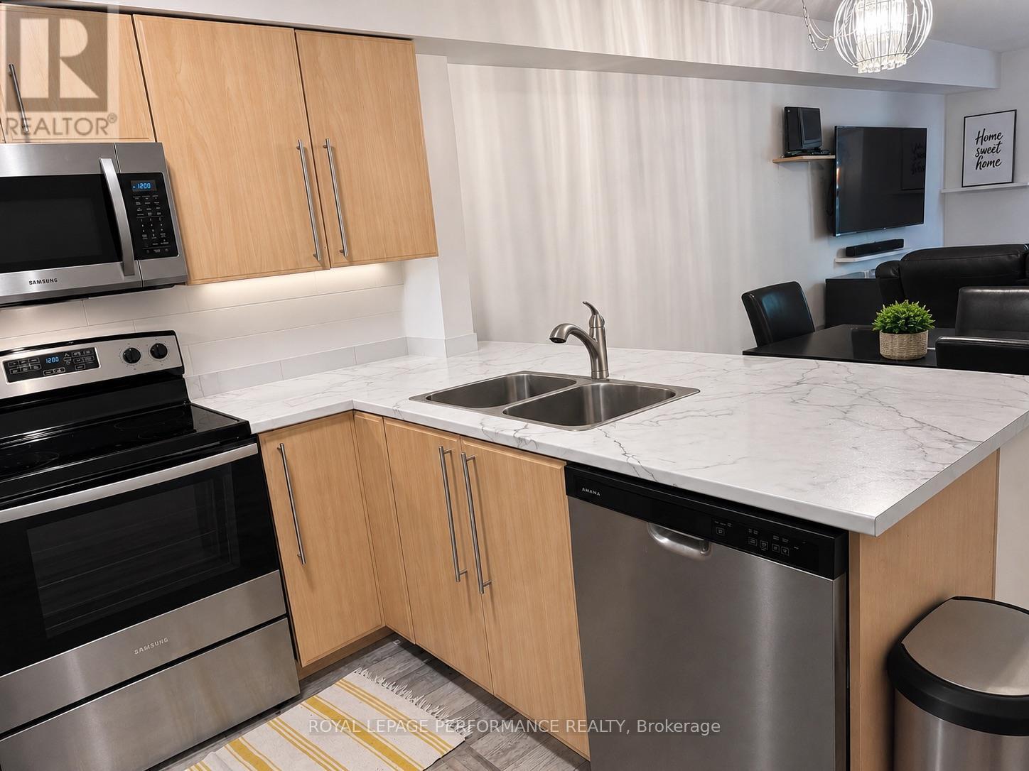 33 - 59 Strathaven Private, Ottawa, ON