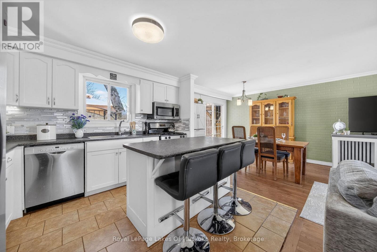 271 Lakeland Crescent, Brock (Beaverton), ON - Indoor Photo Showing Kitchen
