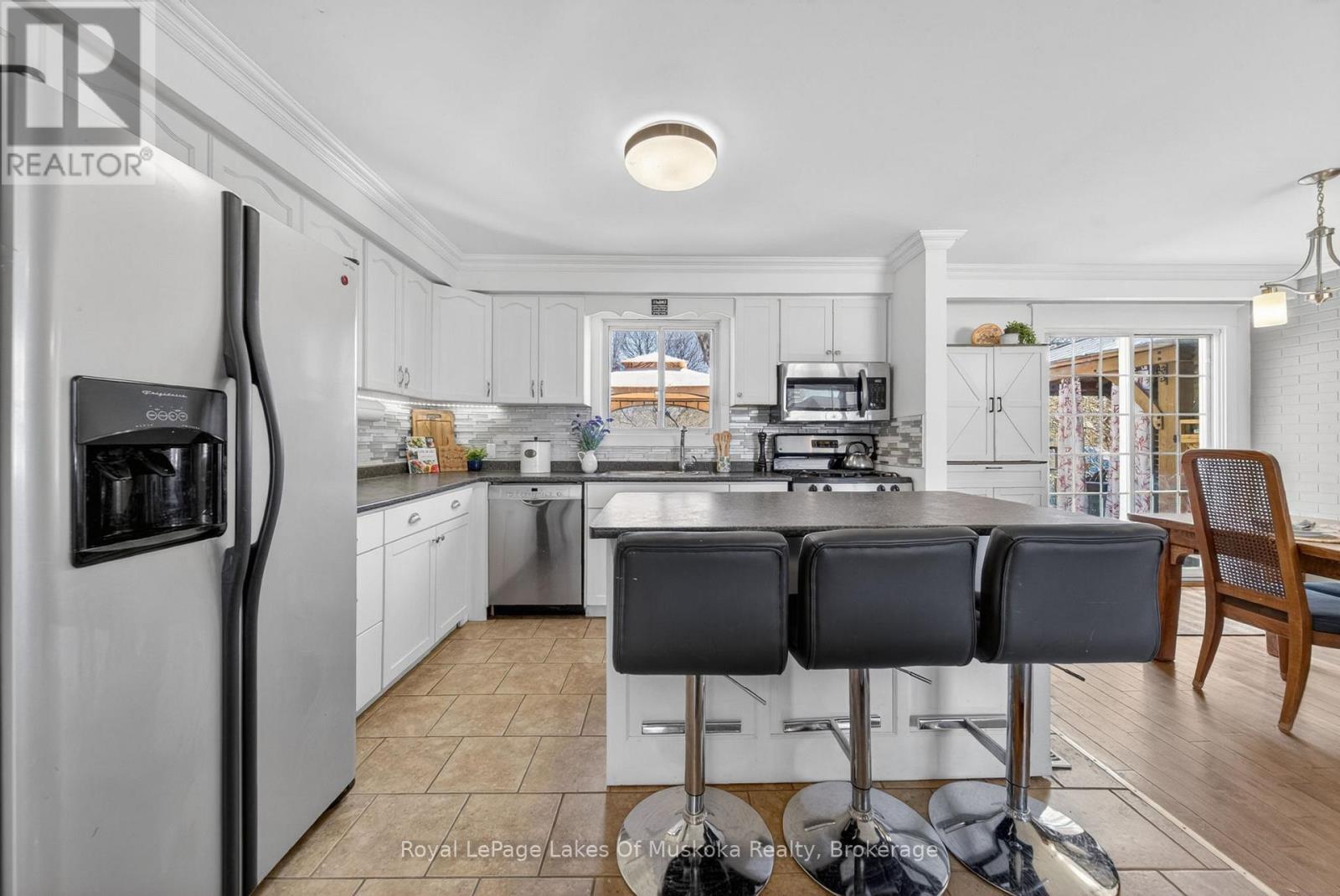 271 Lakeland Crescent, Brock (Beaverton), ON - Indoor Photo Showing Kitchen