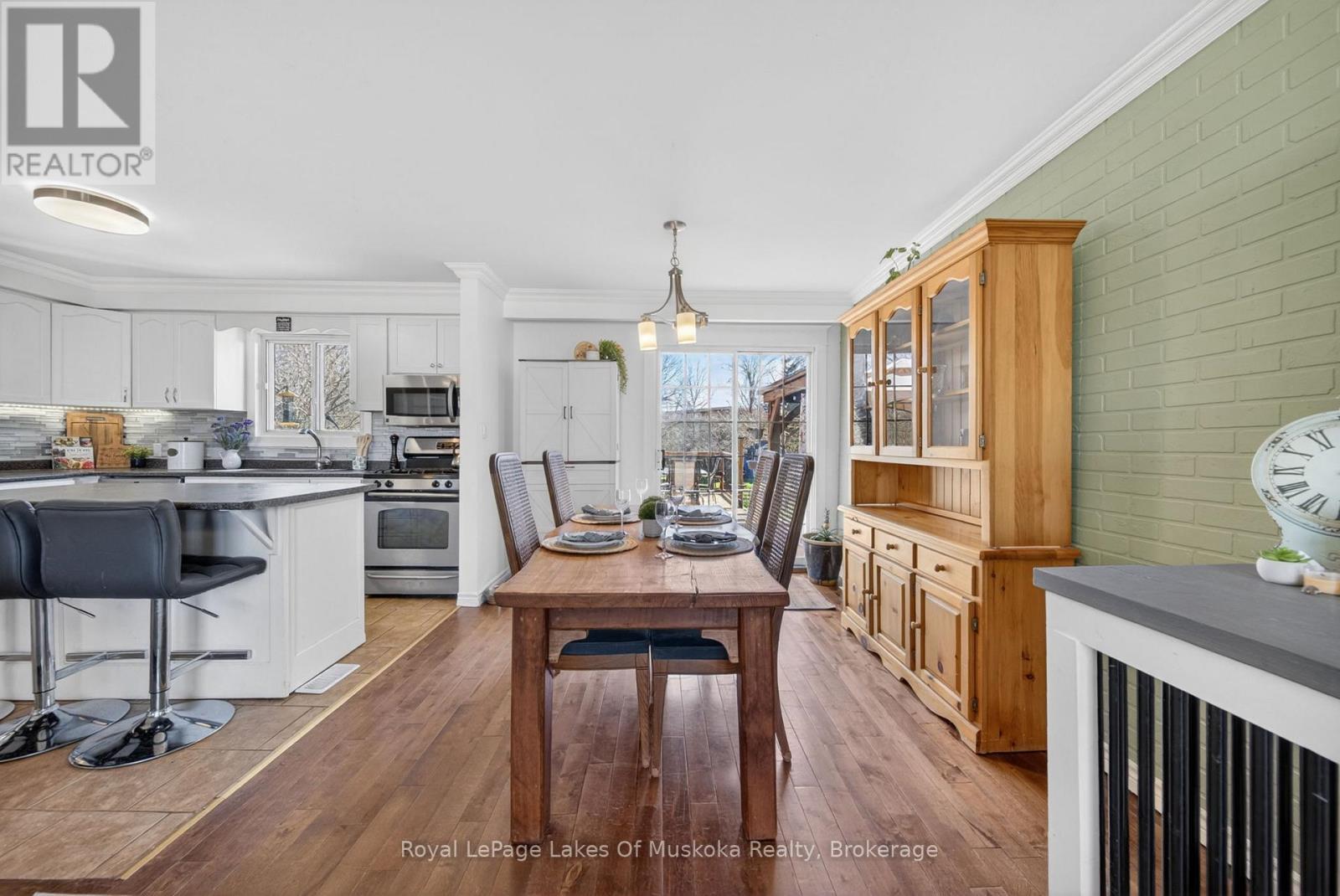 271 Lakeland Crescent, Brock (Beaverton), ON - Indoor Photo Showing Kitchen With Upgraded Kitchen