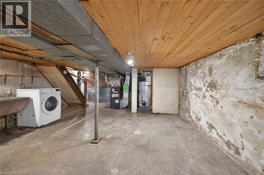 13 Brant Street, Hamilton, ON - Indoor Photo Showing Laundry Room