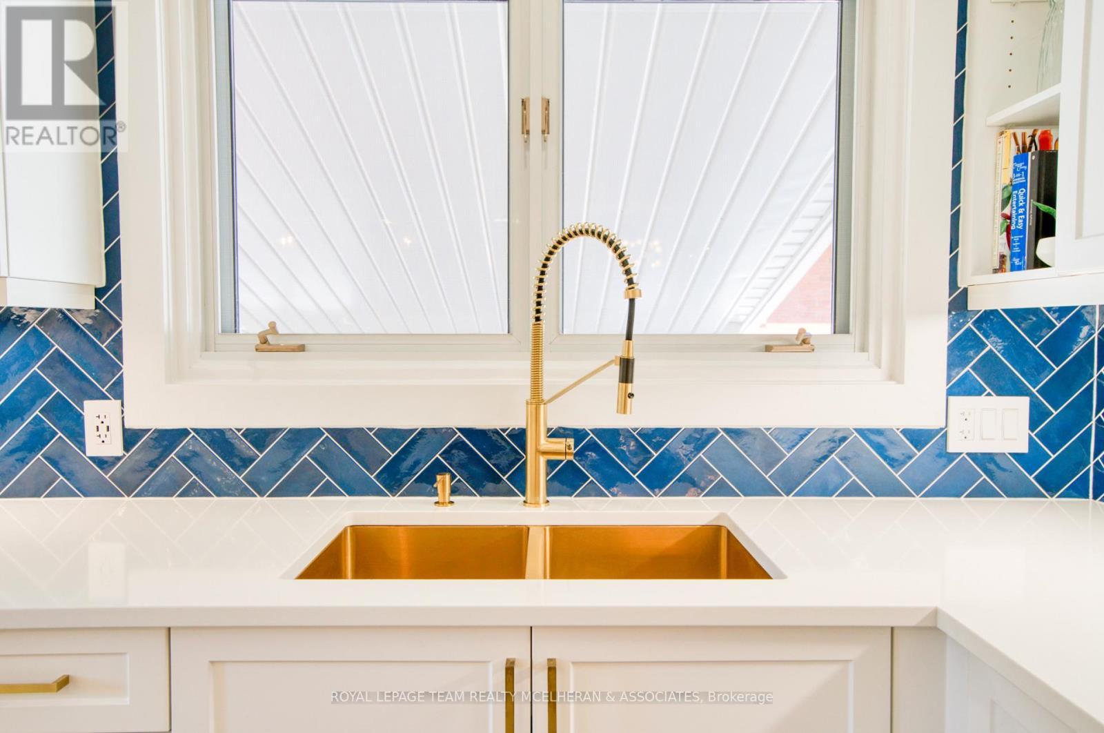 655 Browning Avenue, Ottawa, ON - Indoor Photo Showing Kitchen