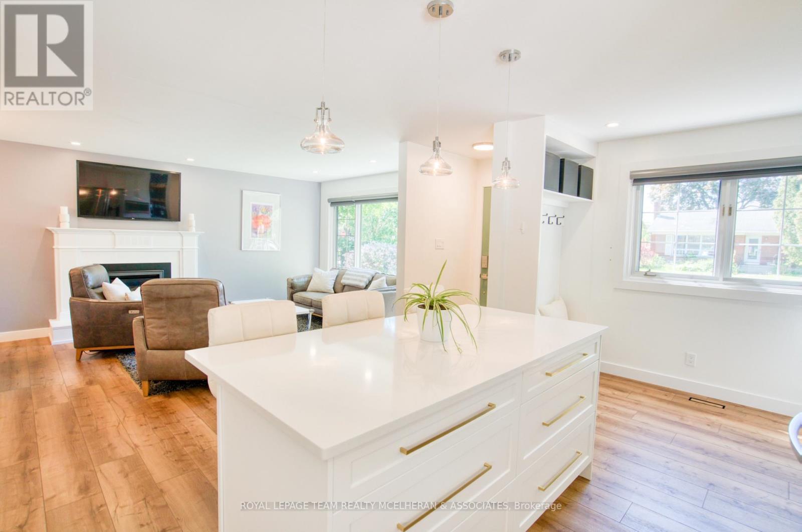 655 Browning Avenue, Ottawa, ON - Indoor With Fireplace