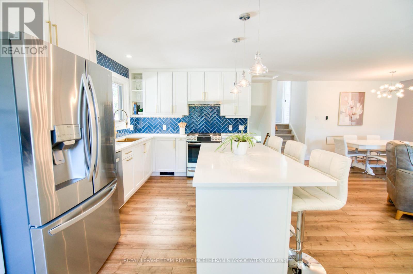 655 Browning Avenue, Ottawa, ON - Indoor Photo Showing Kitchen With Upgraded Kitchen