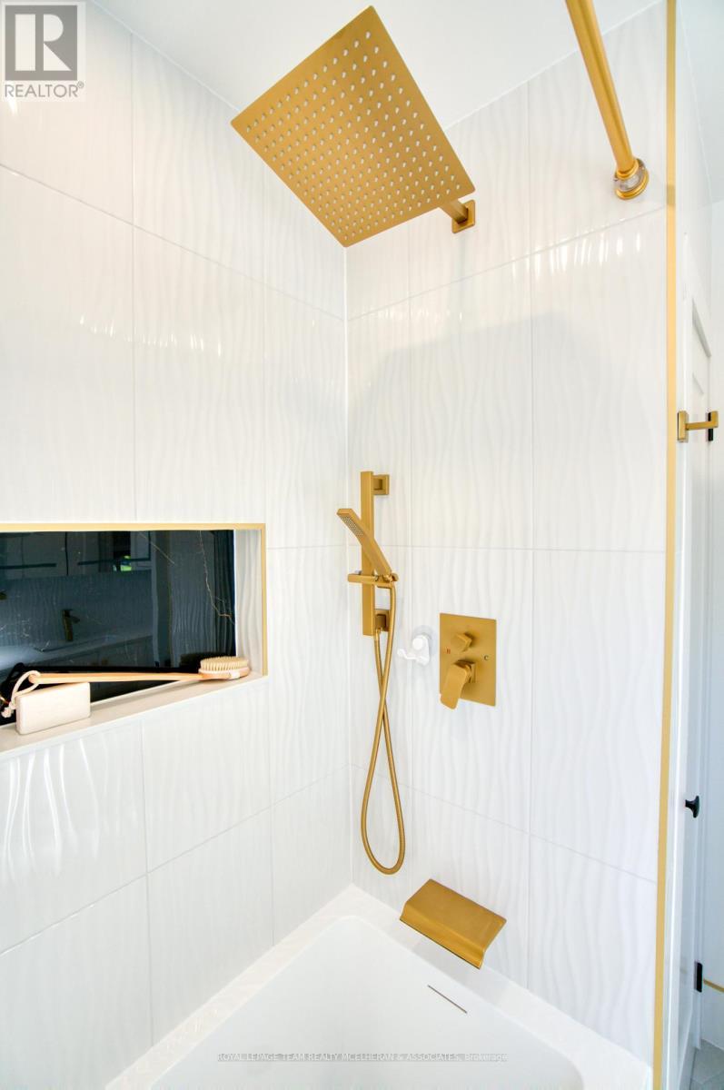 655 Browning Avenue, Ottawa, ON - Indoor Photo Showing Other Room