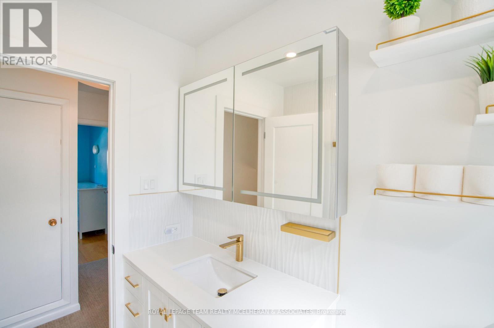 655 Browning Avenue, Ottawa, ON - Indoor Photo Showing Bathroom