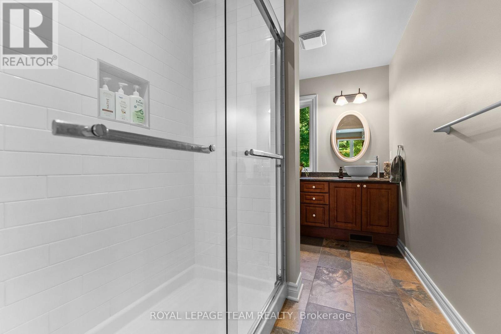 Main floor bathroom - 1622 Concession 4B, Lanark Highlands, ON - Indoor Photo Showing Bathroom