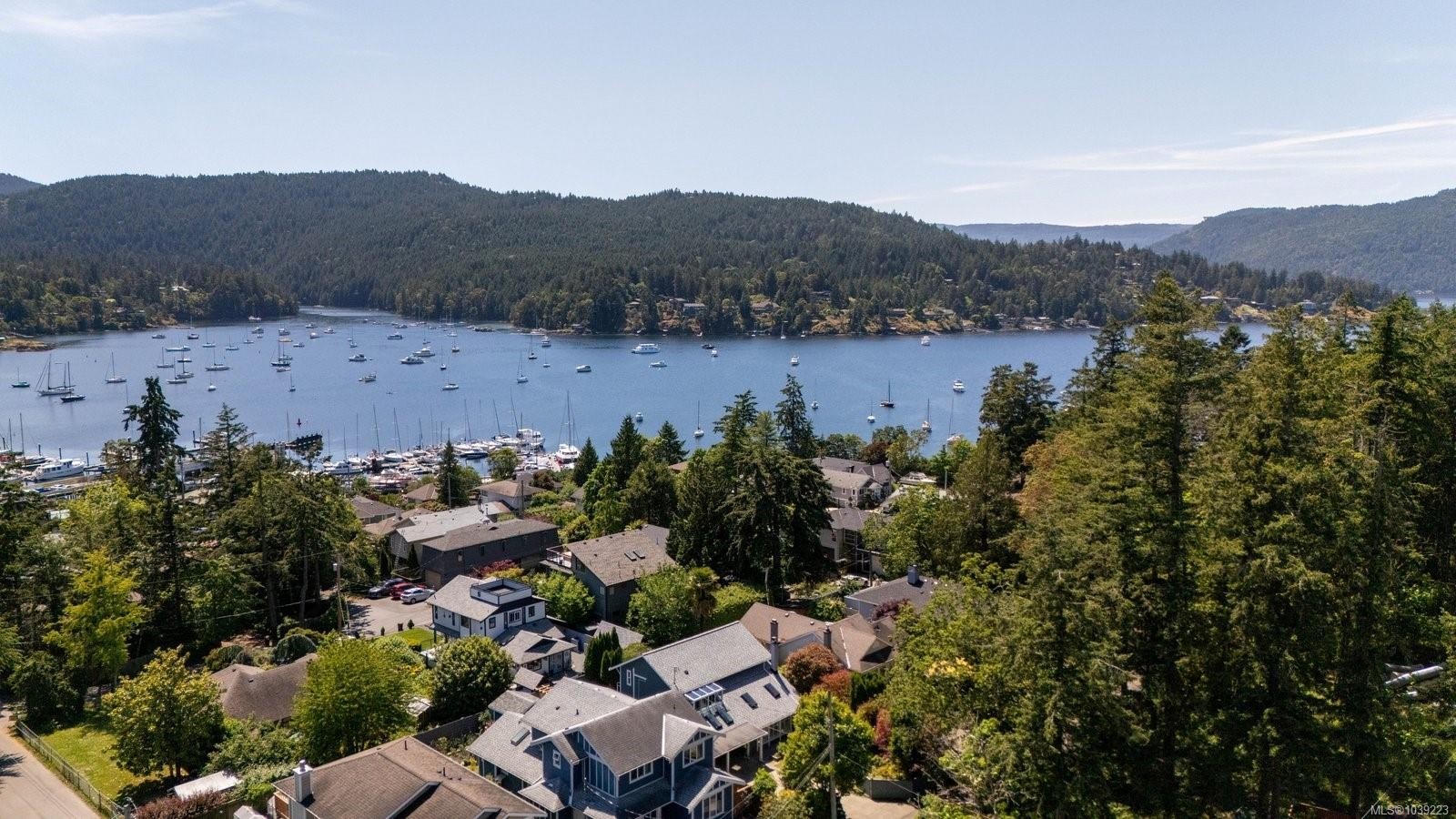 793 Stelly'S Cross Rd, Central Saanich, BC