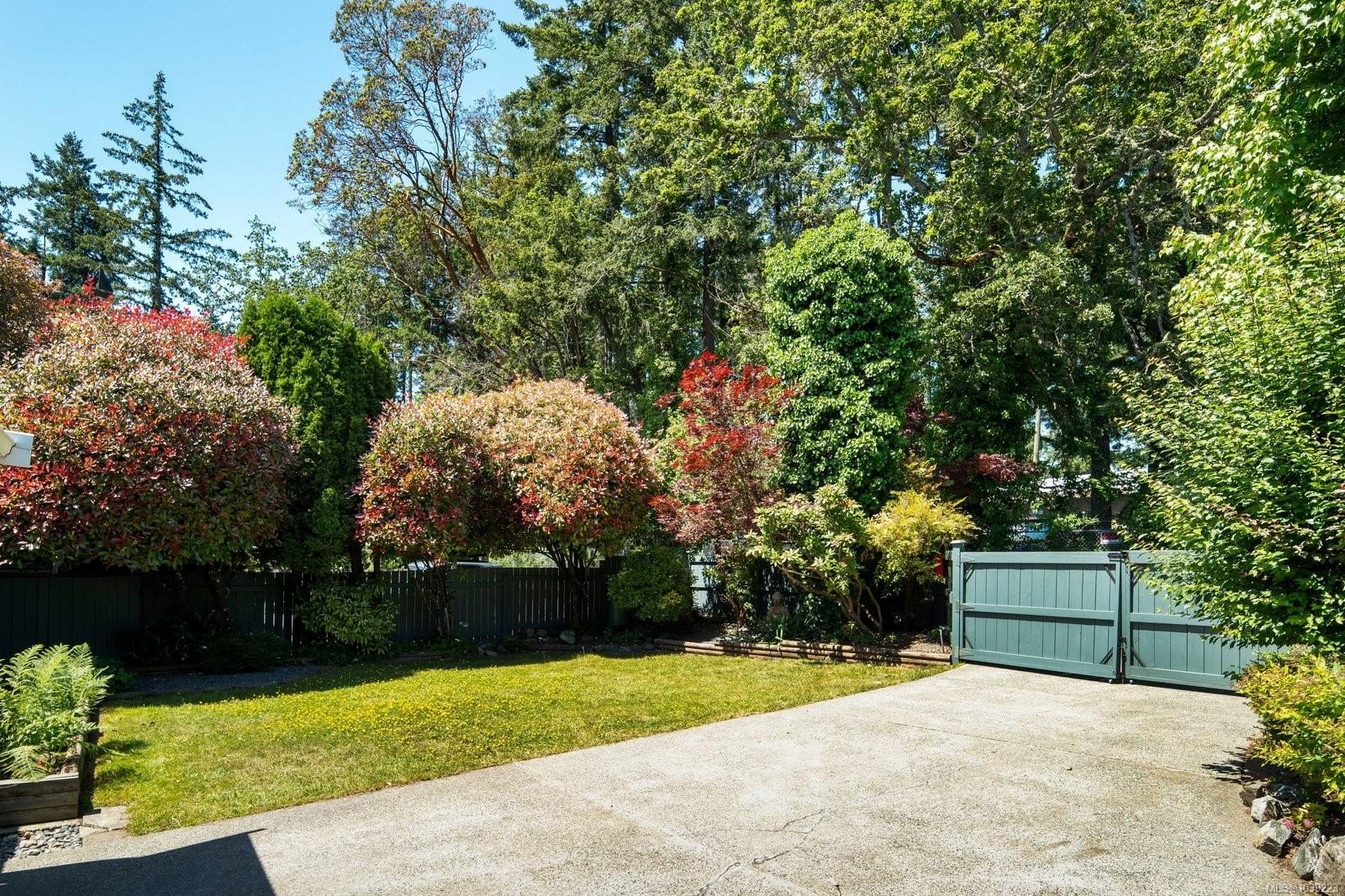 793 Stelly'S Cross Rd, Central Saanich, BC