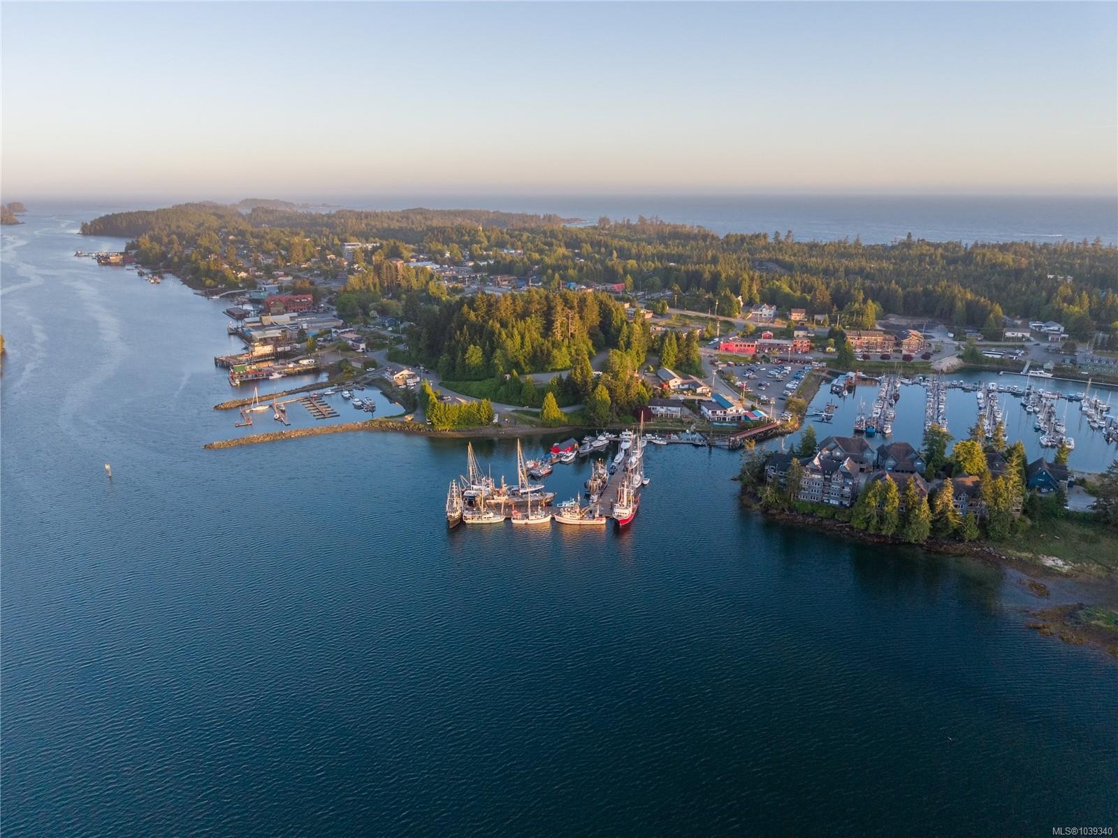 #607-1971 Harbour Dr, Ucluelet, BC