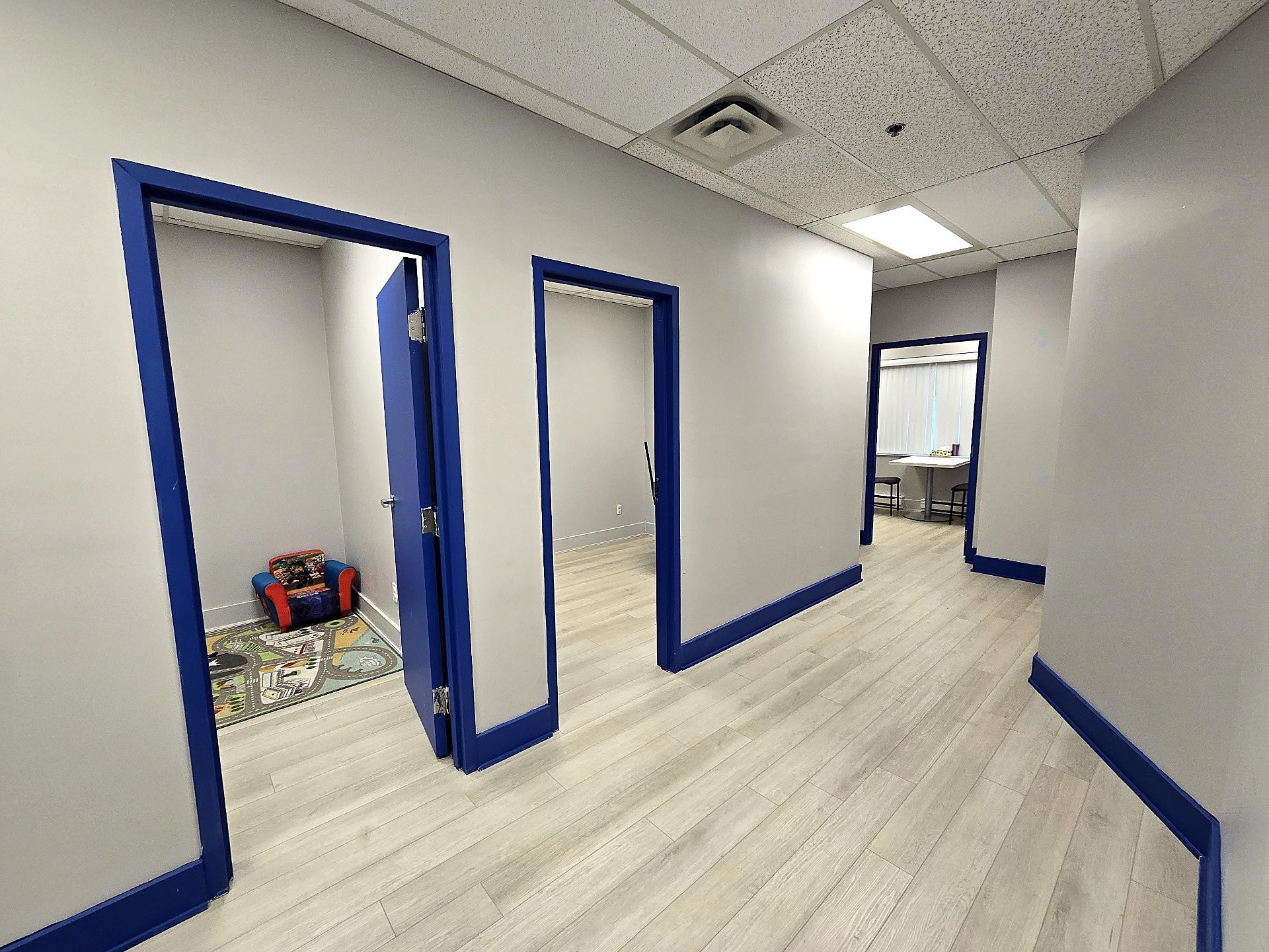 Office - 205-4650 Boul. Des Laurentides, Laval (Vimont), QC - Indoor Photo Showing Other Room
