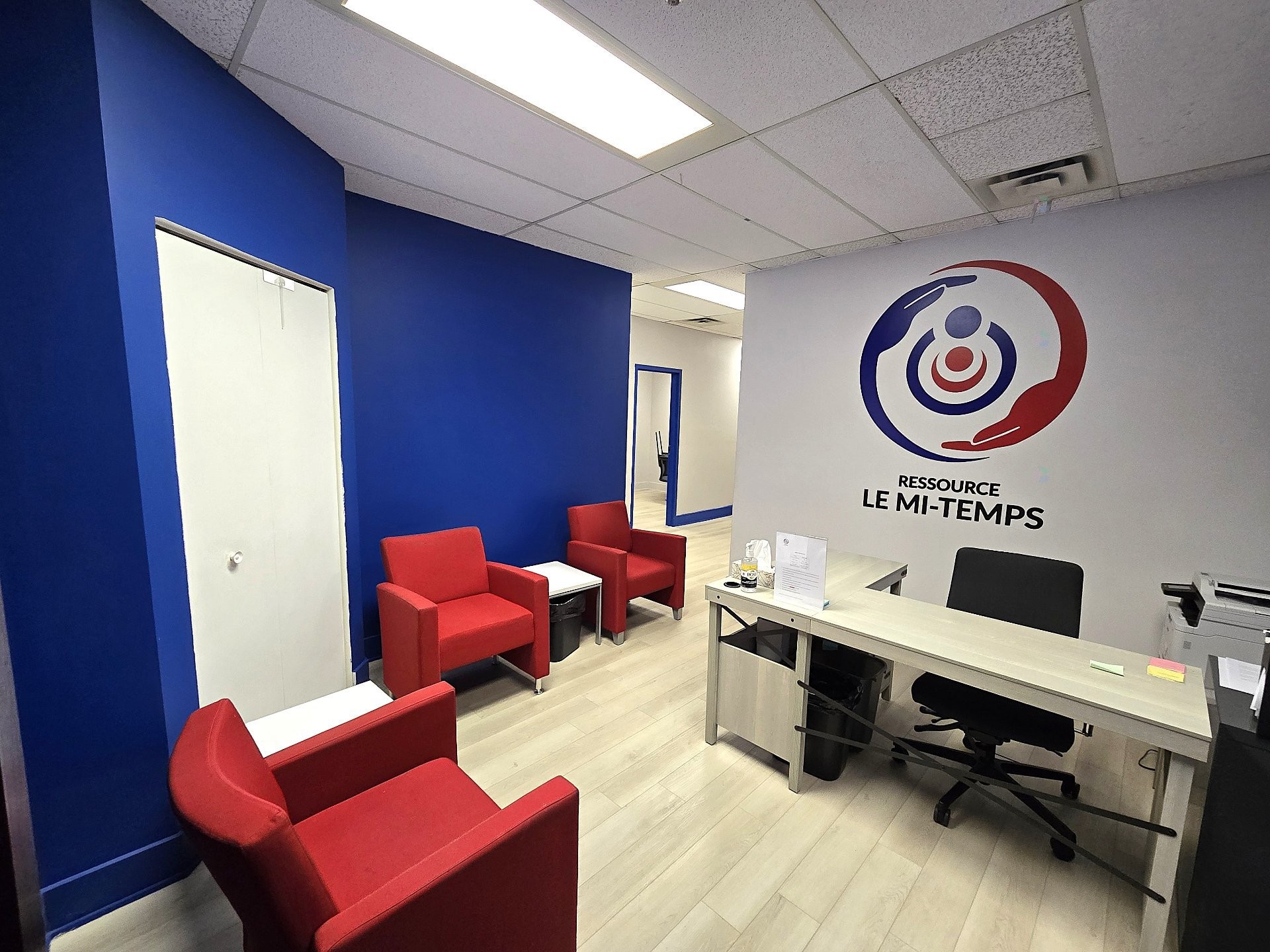 Reception - 205-4650 Boul. Des Laurentides, Laval (Vimont), QC - Indoor Photo Showing Office