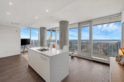 3802-1205 Place Phillips Montréal (Ville-Marie), QC H3B 0H3