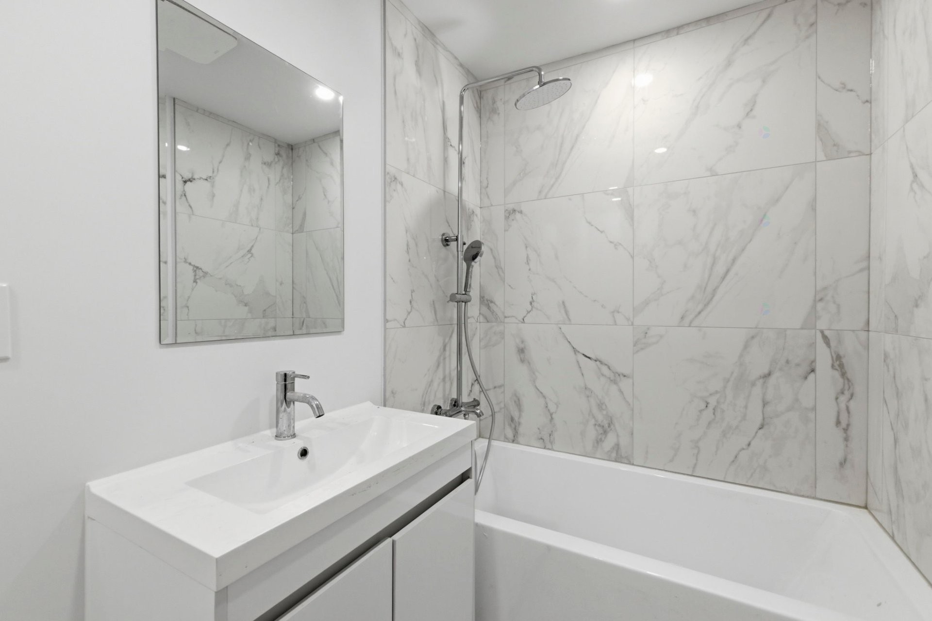 Salle de bains - 11131 - 11133 Av. L'Archevêque, Montréal (Montréal-Nord), QC - Indoor Photo Showing Bathroom