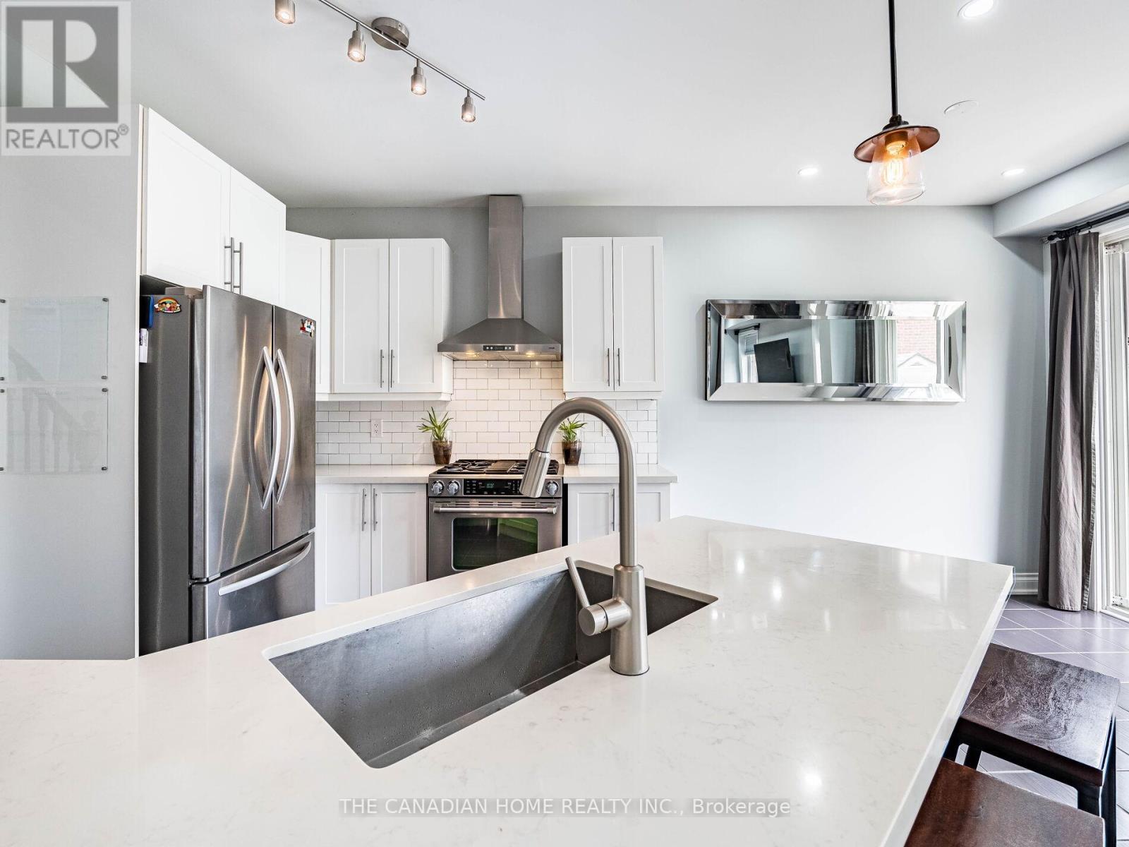 3 Arkwright Drive, Brampton, ON - Indoor Photo Showing Kitchen With Double Sink With Upgraded Kitchen