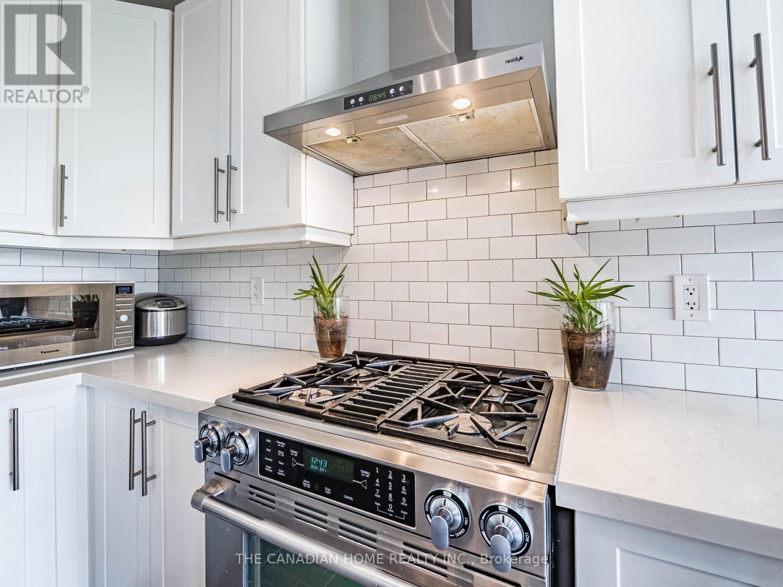 3 Arkwright Drive, Brampton, ON - Indoor Photo Showing Kitchen