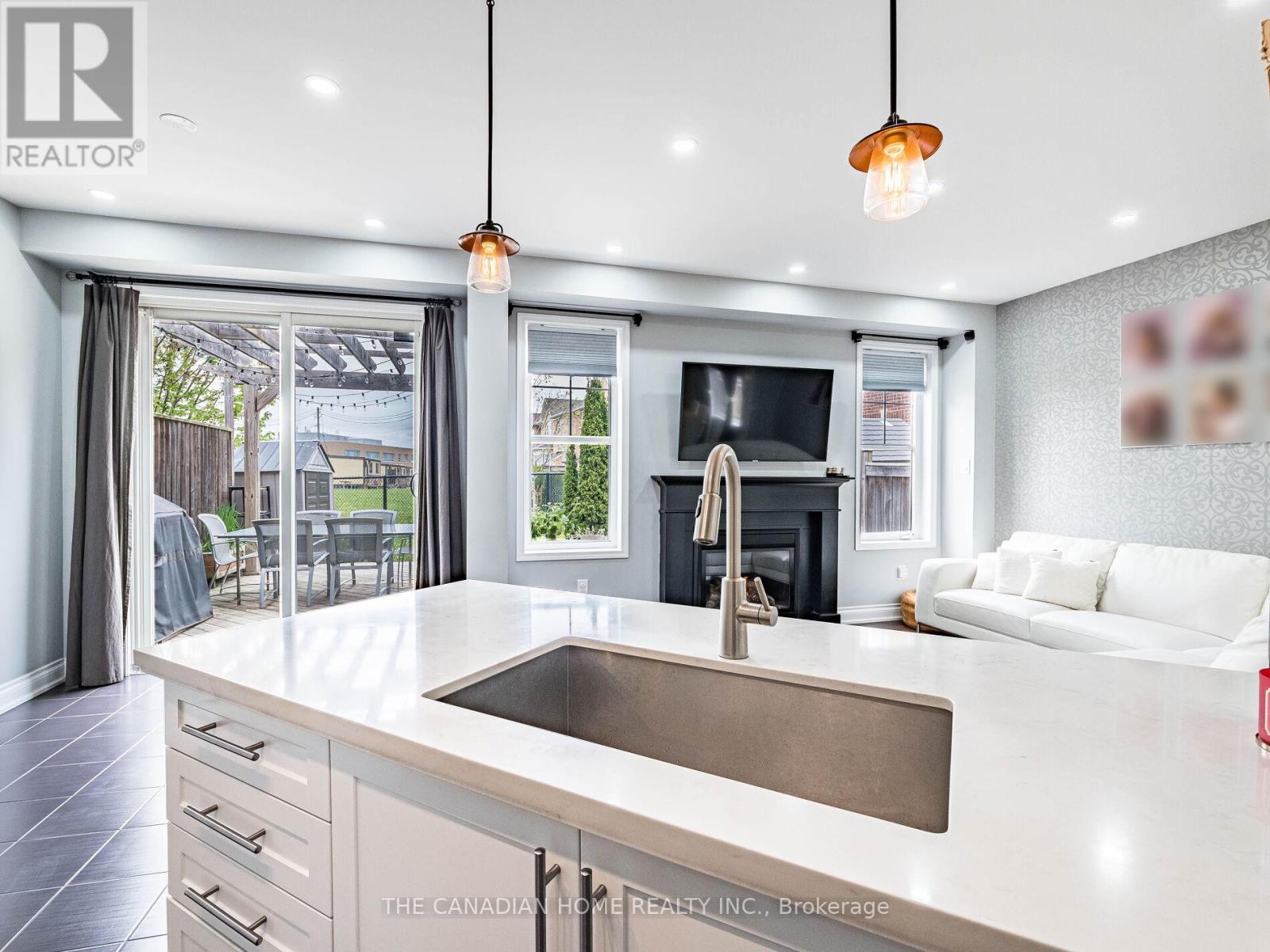 3 Arkwright Drive, Brampton, ON - Indoor Photo Showing Kitchen