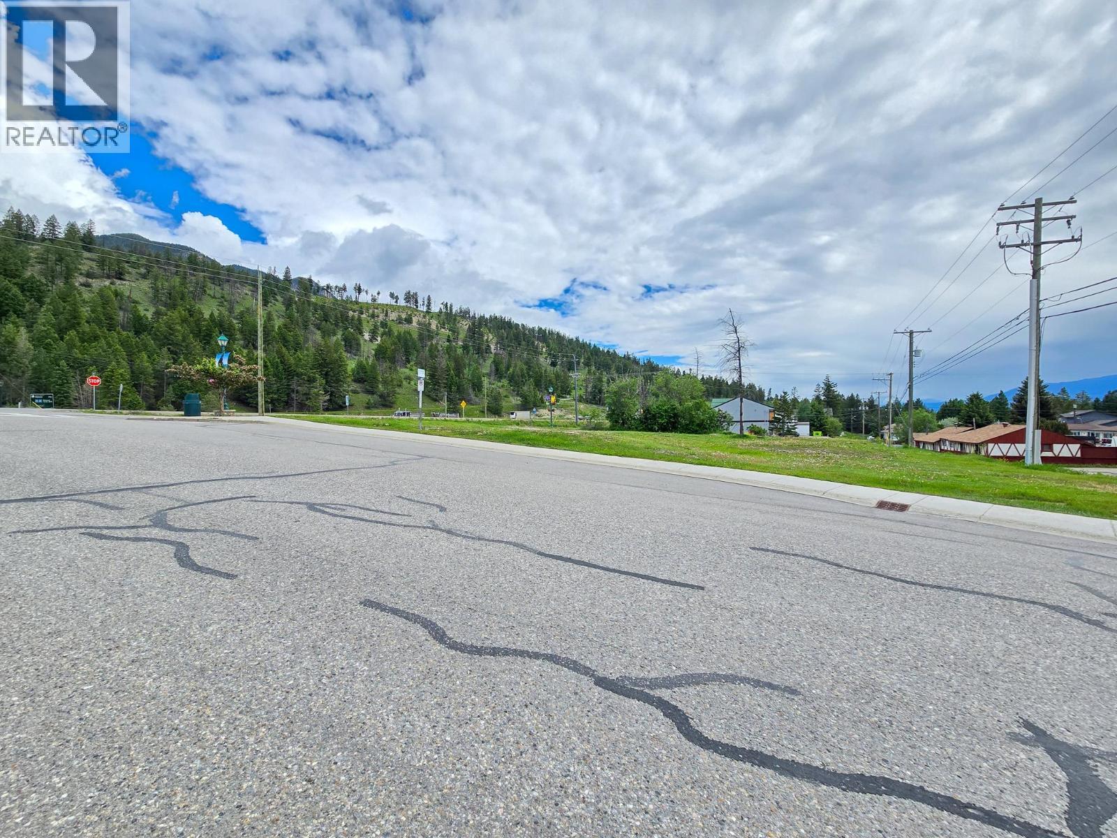 7567 & 7575 Main Street W, Radium Hot Springs, BC