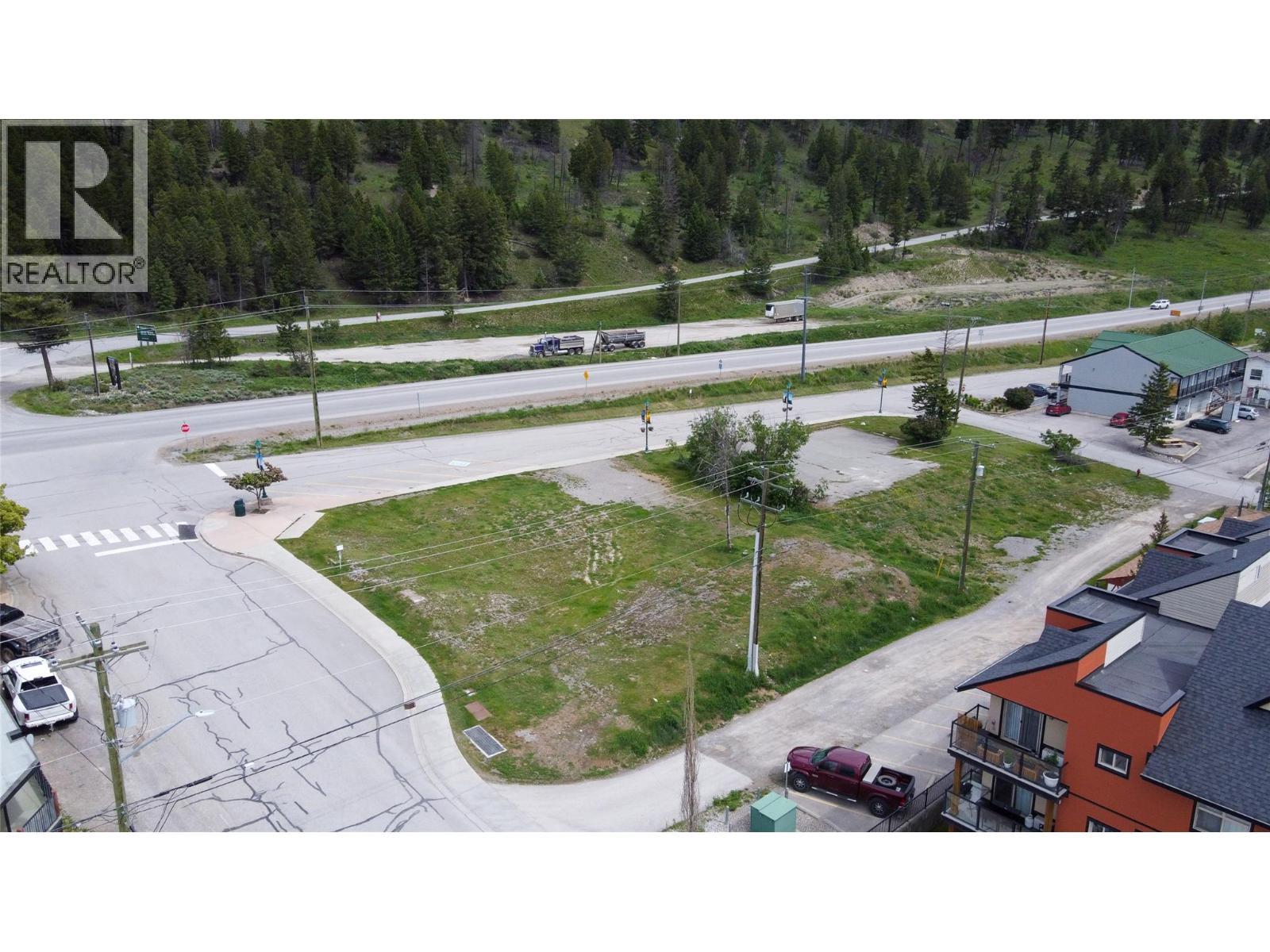 7567 & 7575 Main Street W, Radium Hot Springs, BC