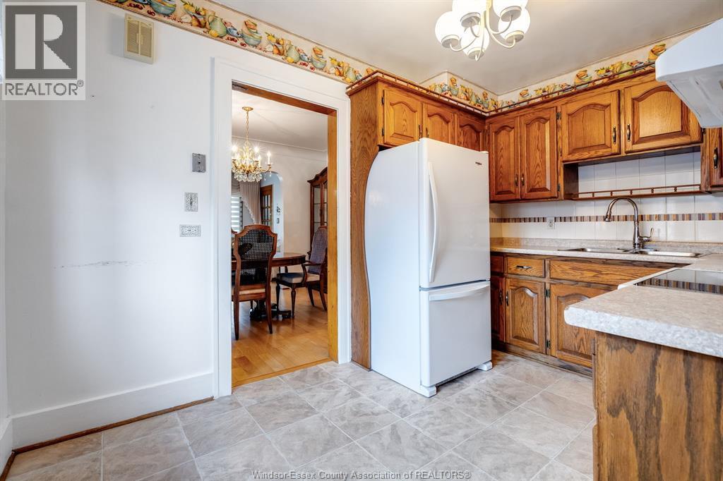 2279 Lillian Avenue, Windsor, ON