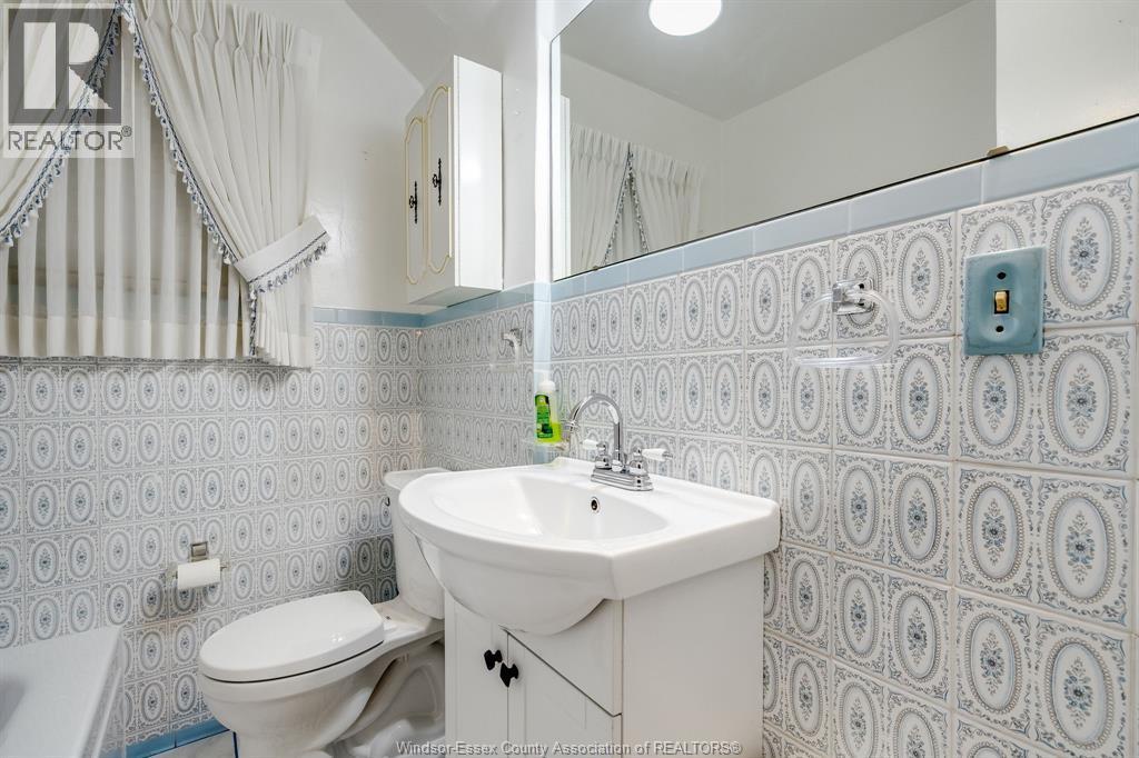 2279 Lillian Avenue, Windsor, ON