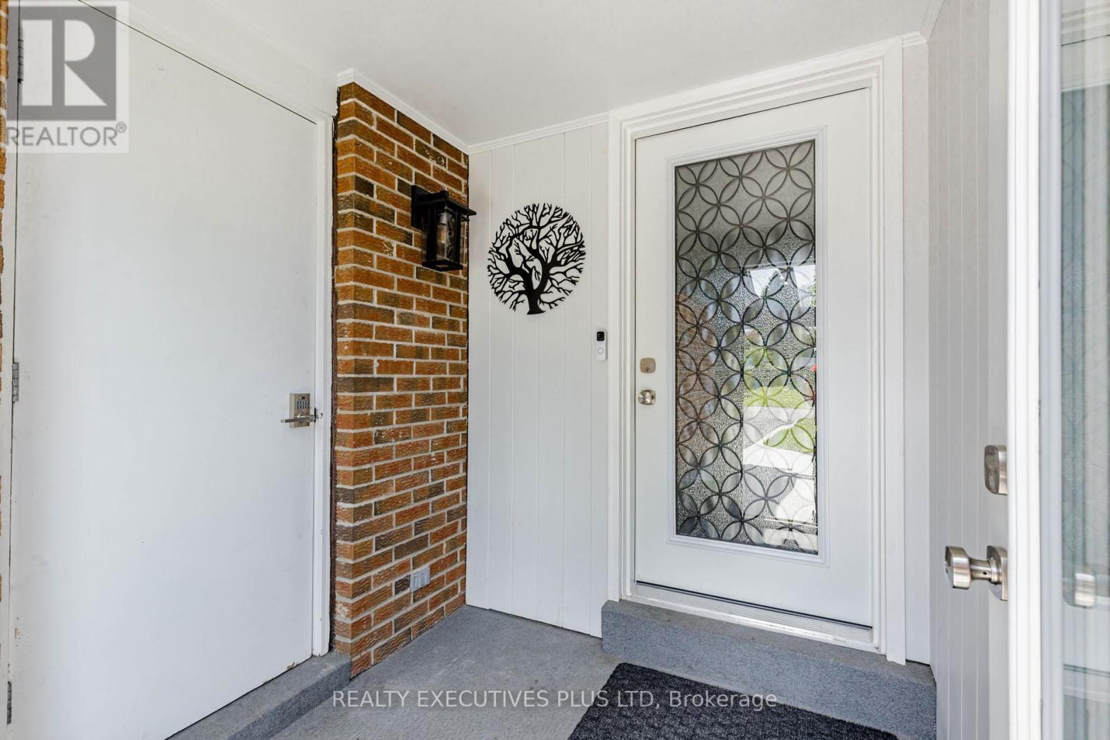 12 Maidstone Crescent, Brampton, ON