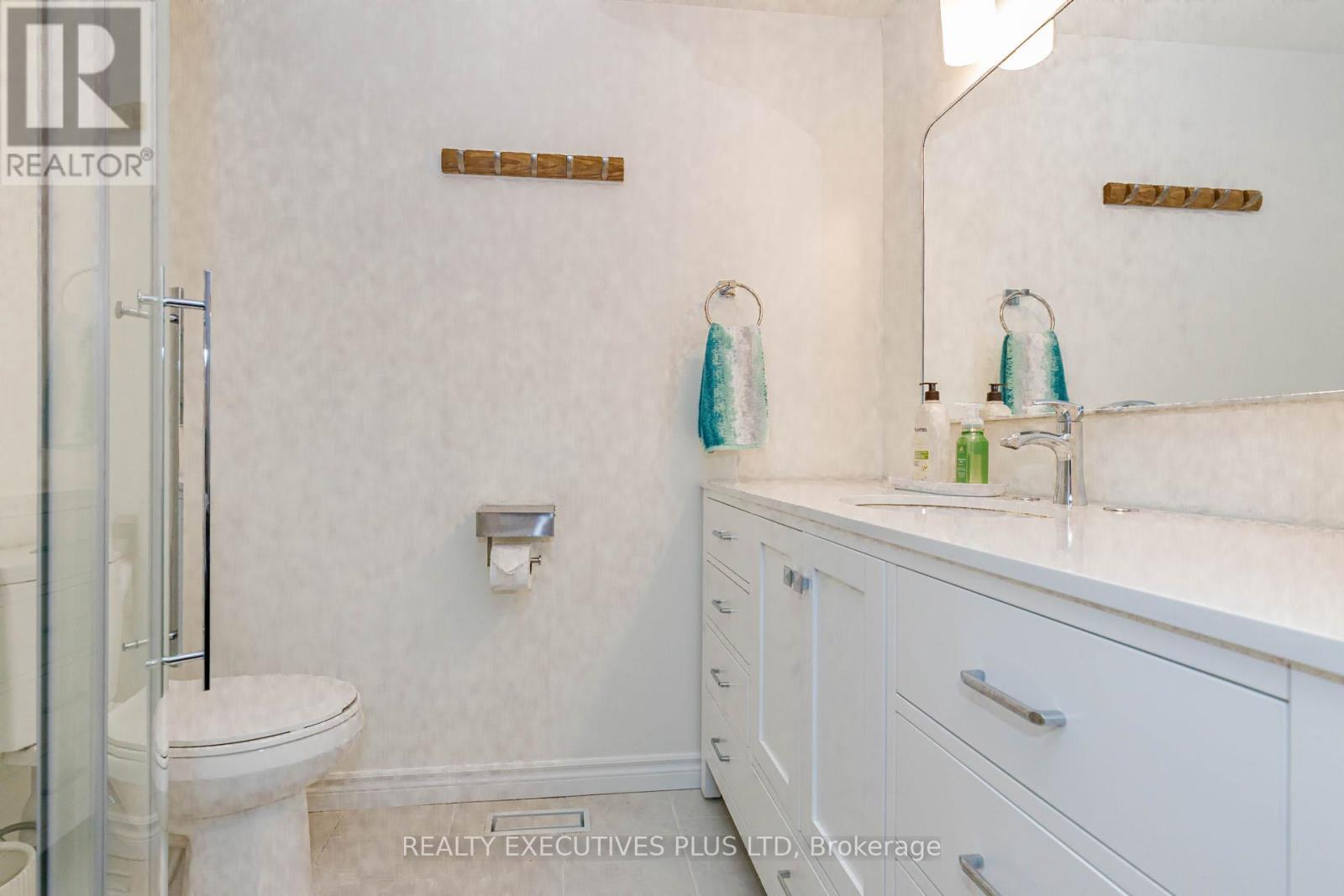 12 Maidstone Crescent, Brampton, ON