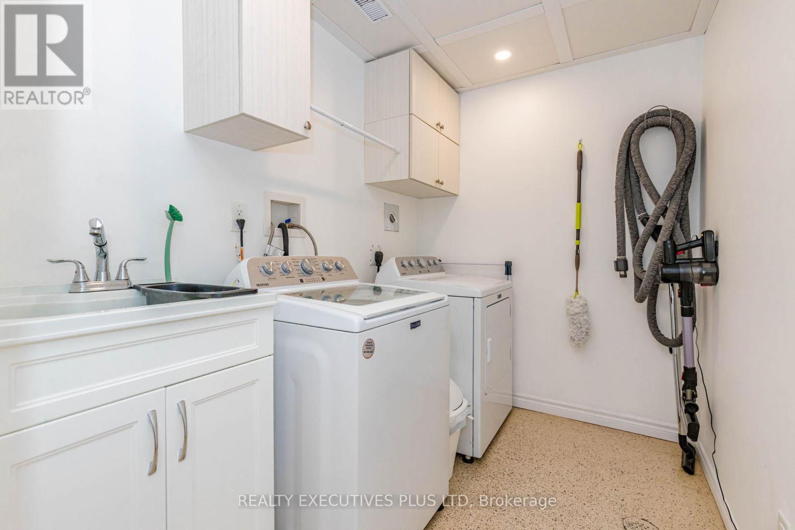 12 Maidstone Crescent, Brampton, ON