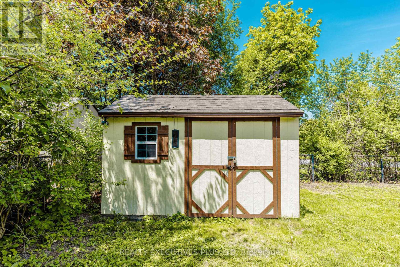 12 Maidstone Crescent, Brampton, ON