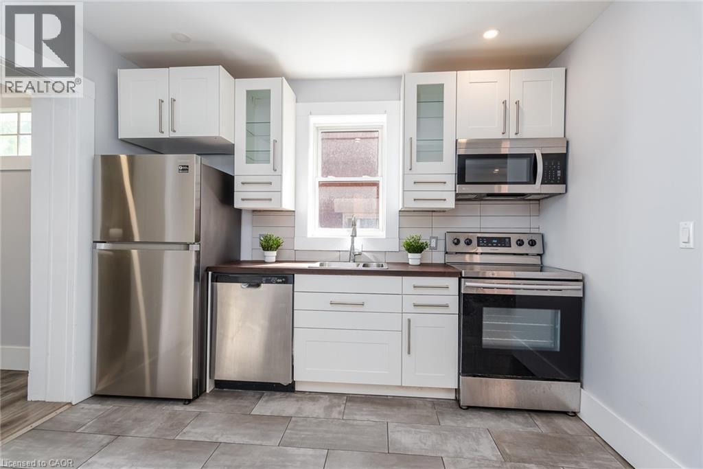 40 Woodland Avenue, Kitchener, ON