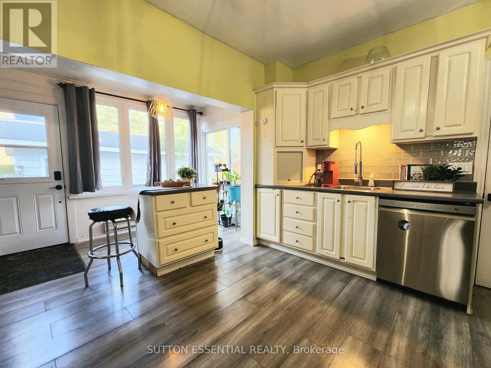 47 Pearl Street E, Brockville, ON