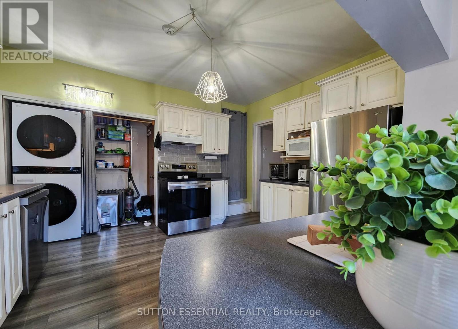 47 Pearl Street E, Brockville, ON
