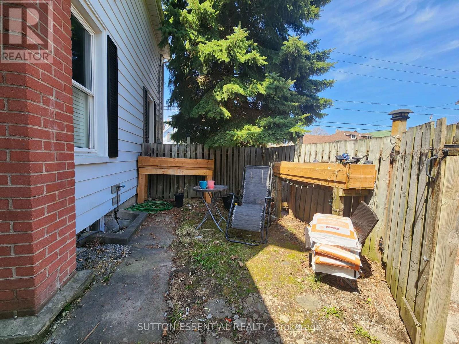 47 Pearl Street E, Brockville, ON
