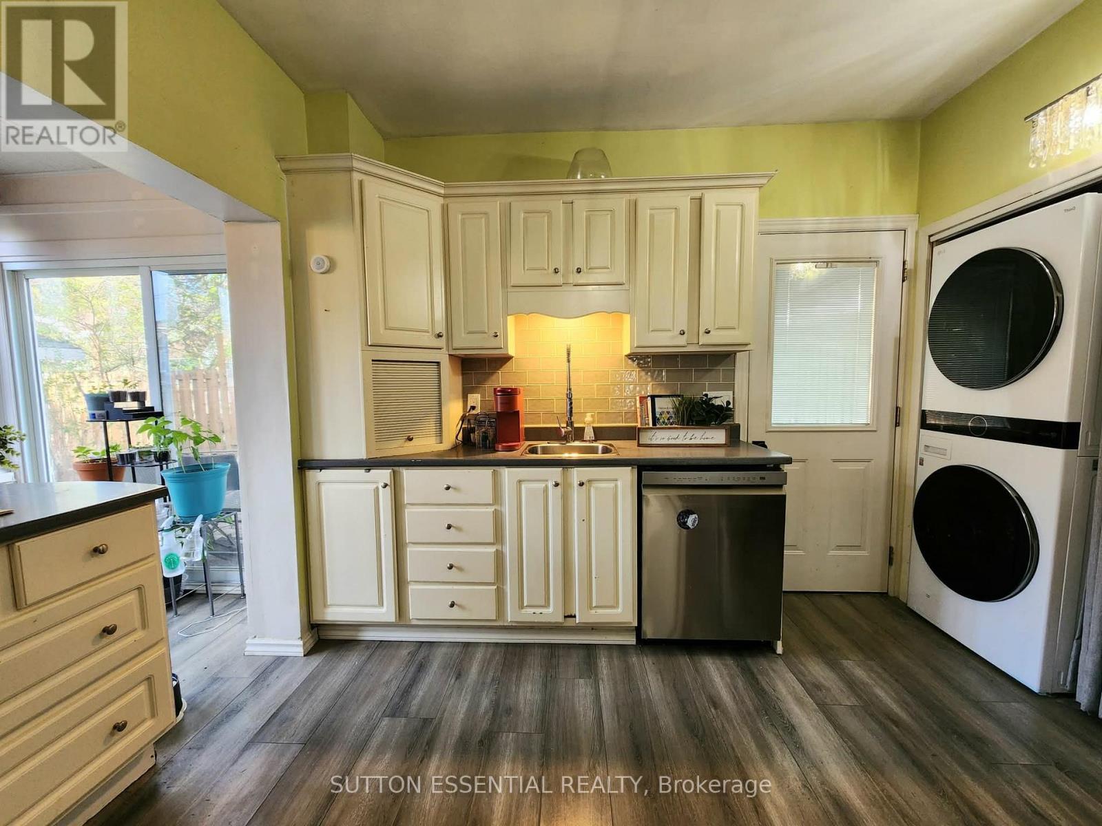 47 Pearl Street E, Brockville, ON