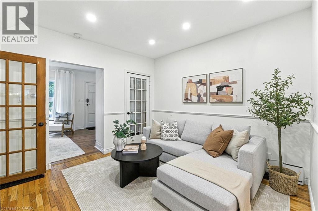 236 Cope Street, Hamilton, ON - Indoor Photo Showing Other Room