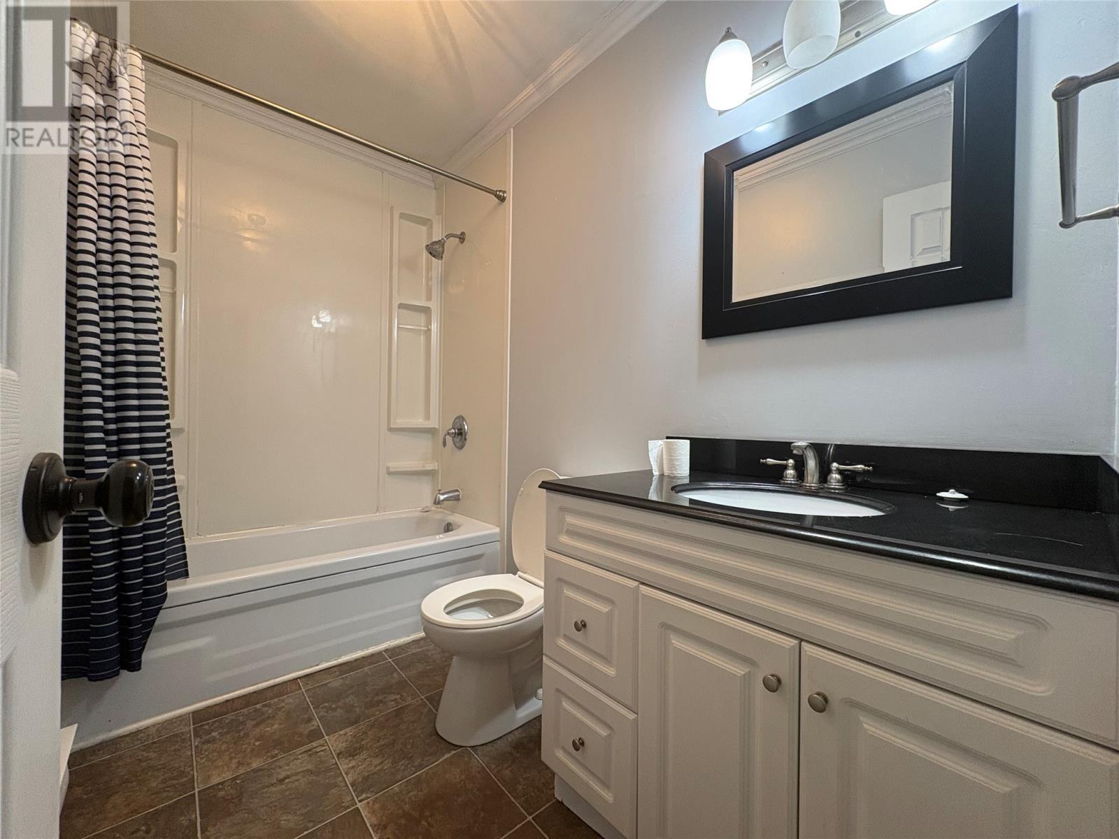 20 Midland Row, Pasadena, NL